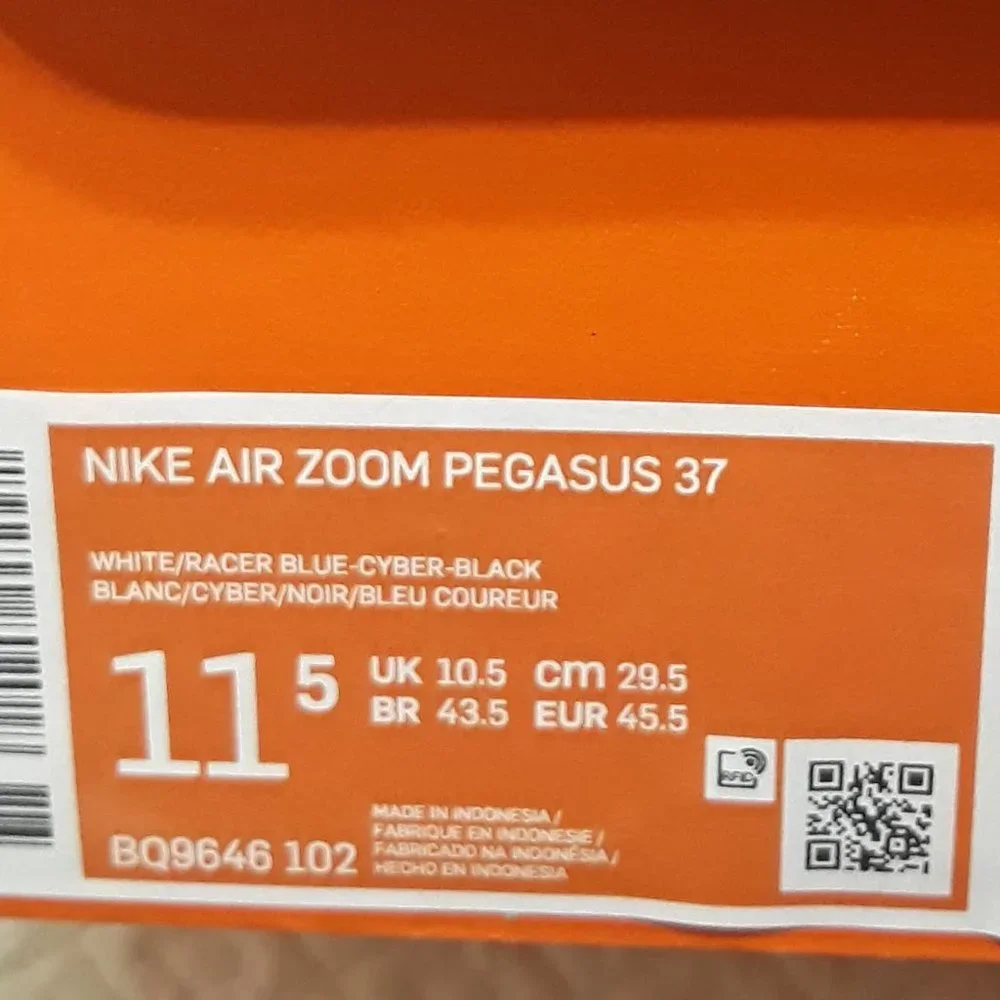 Nike Air Zoom Pegasus 37 Low Top Sneakers